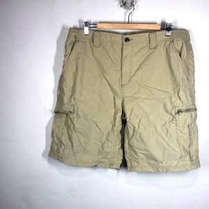 Berkley nylon cargo outdoor shorts size large